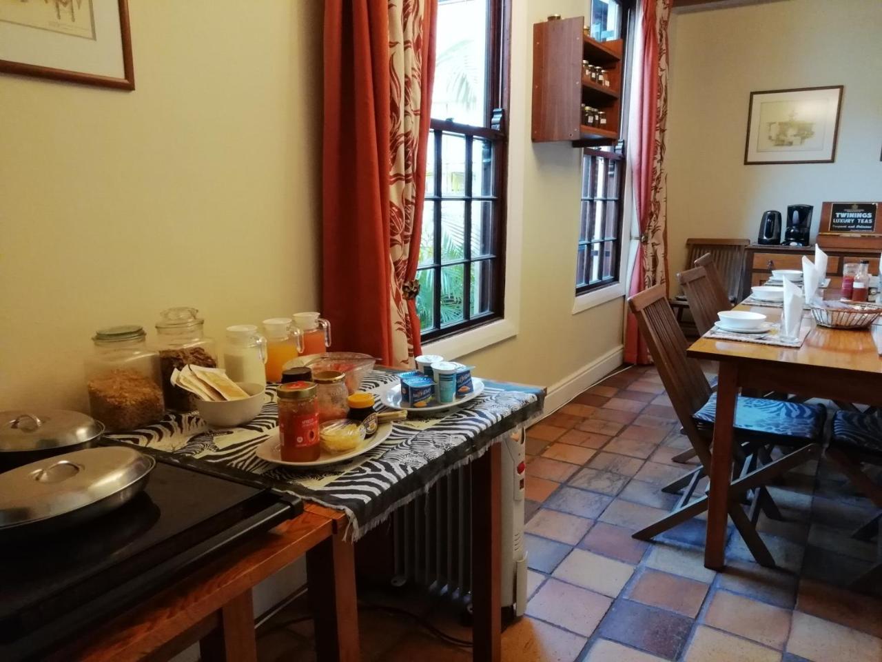 Newlands Guest House Kaapstad Buitenkant foto